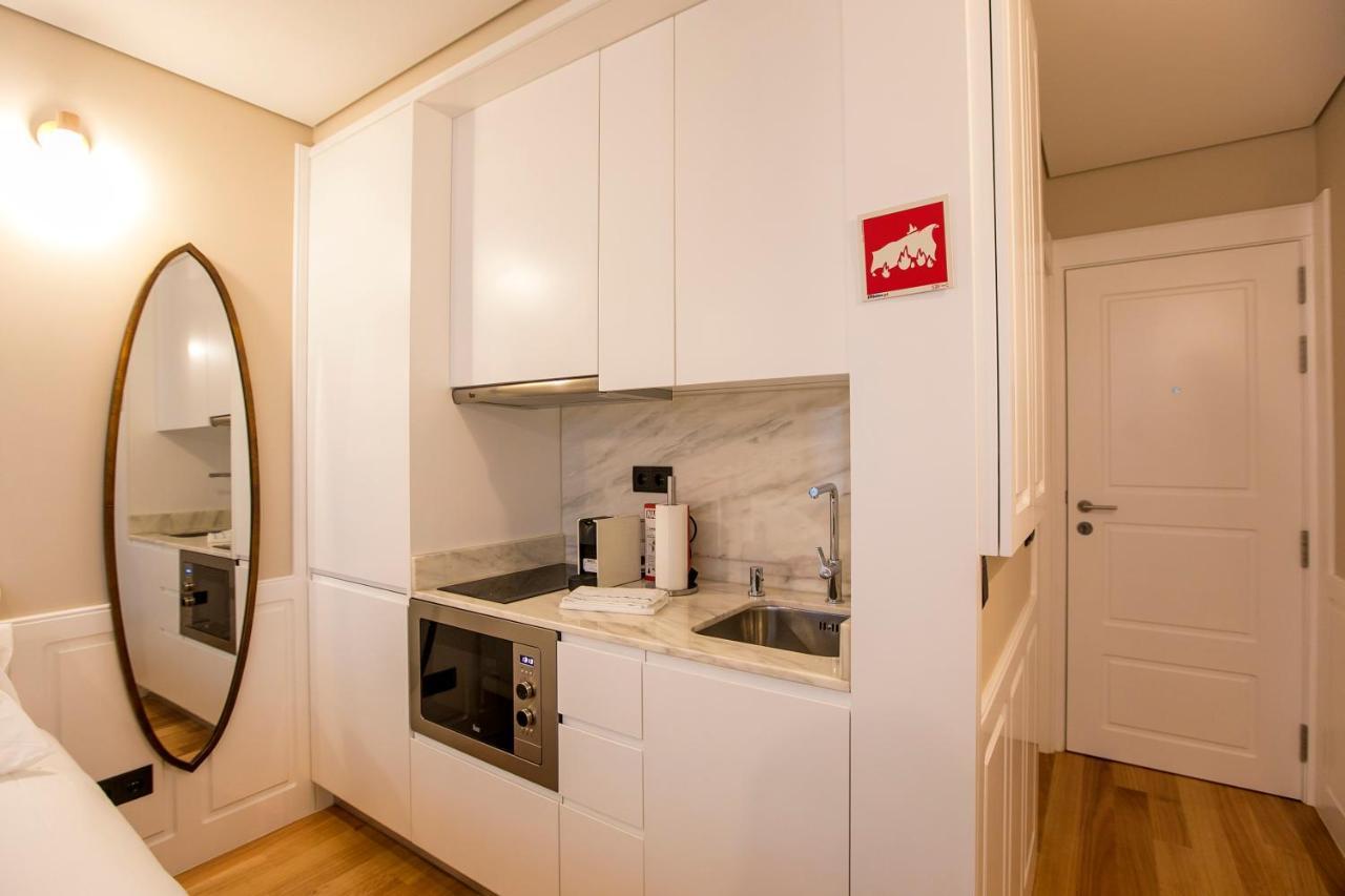 Charming Studio In Historic Downtown Порто Екстериор снимка